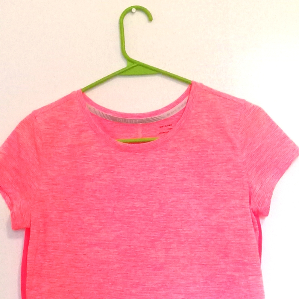 Woman's Under Armor HeatGear Fitted Top